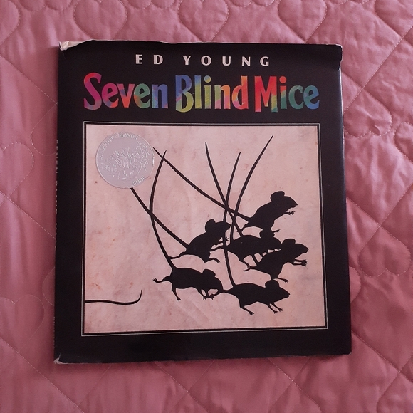 📚🎨 3/$15 Seven Blind Mice Book - Picture 1 of 3